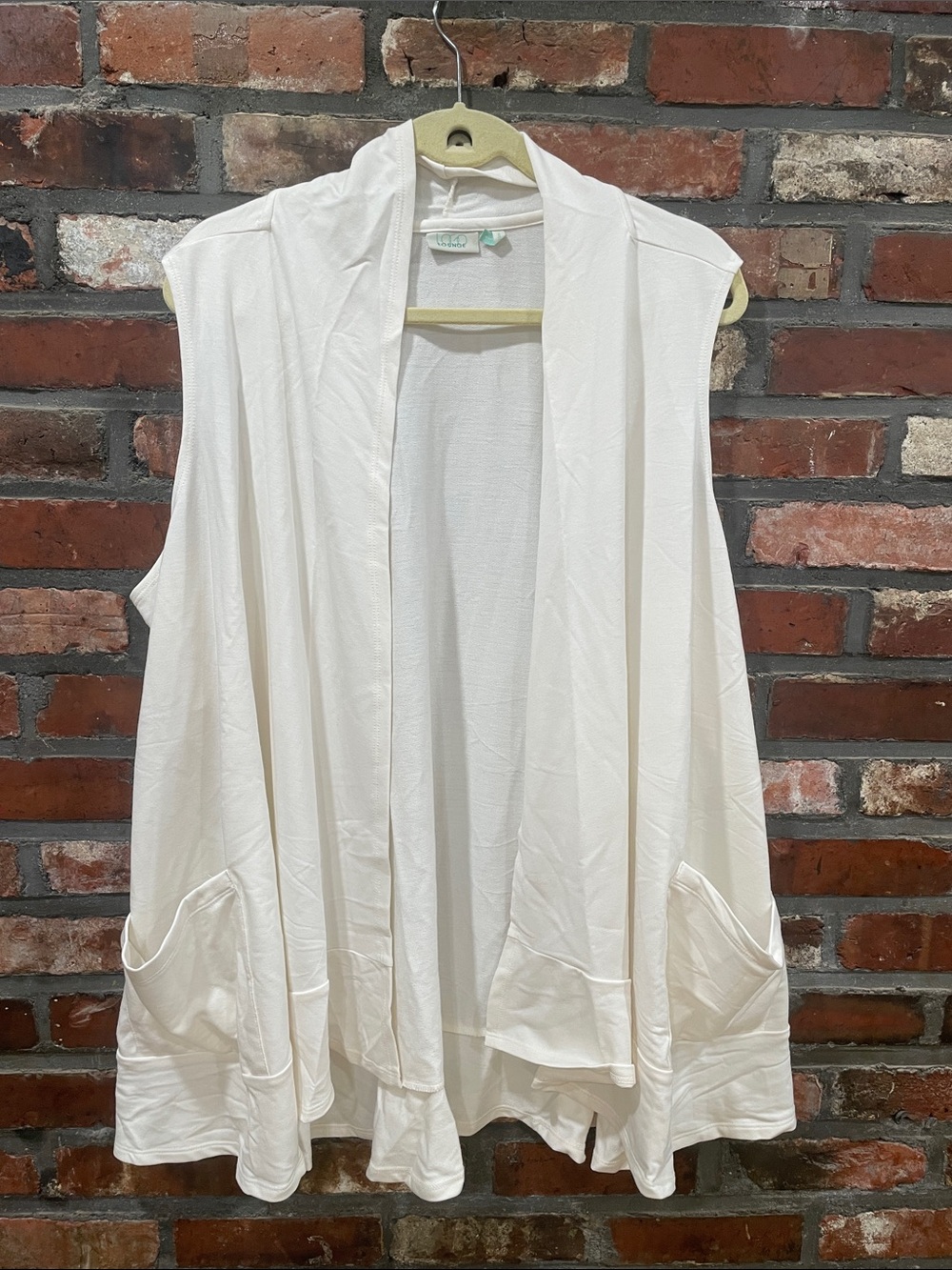 Sleeveless Open-Front Drape Tunic Vest in White - 360°